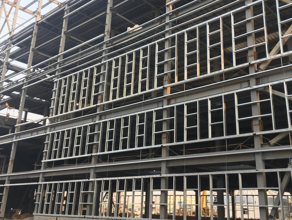 你知道泰州鋼結(jié)構(gòu)在建筑房屋安裝時(shí)有什么要點(diǎn)嗎